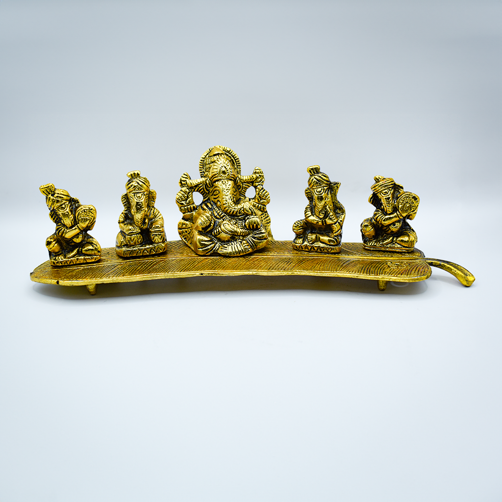 Aluminum Ganesha on Banana Leaf Decorative Set